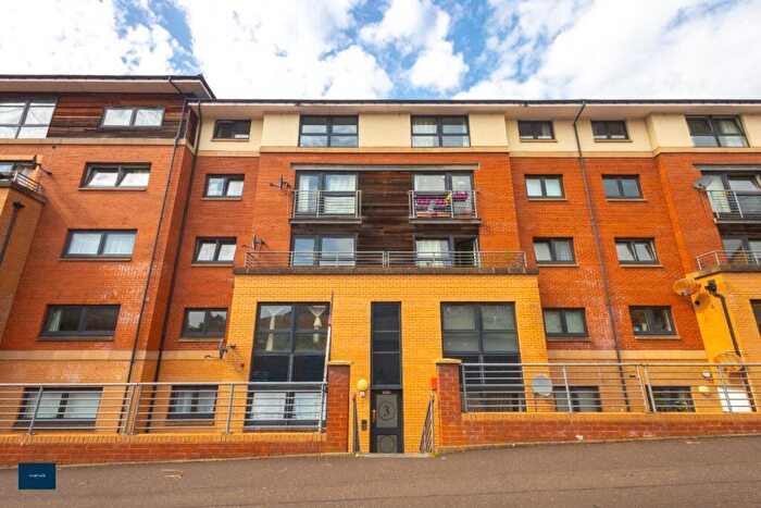2 Bedroom Flat To Rent In Flat / Lymburn Street, Glasgow, G3