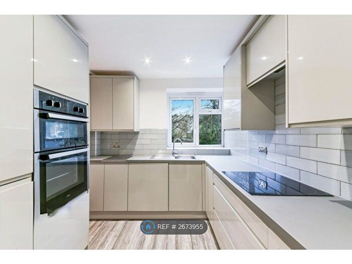 2 Bedroom Flat To Rent In Dabin Crescent, London, SE10