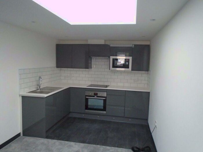 2 Bedroom Flat To Rent In Apt, Rs Apartments, B29