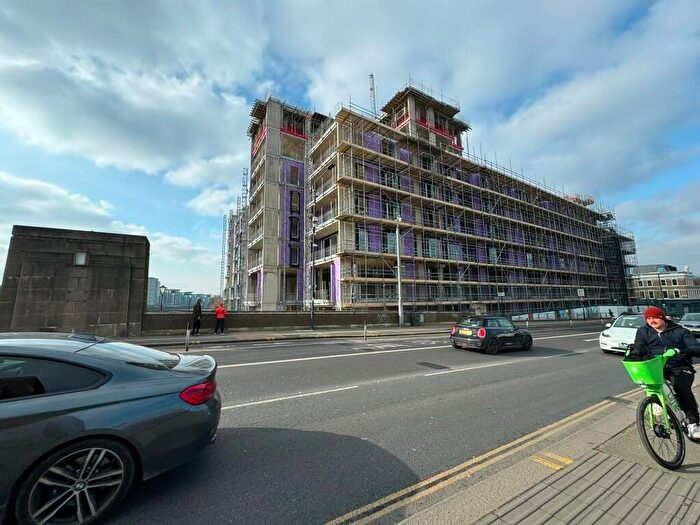 1 Bedroom Flat For Sale In Hurlingham Waterfront, London, SW6