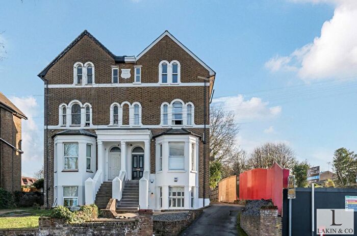 2 Bedroom Flat For Sale In Harefield Road, Uxbridge, UB8