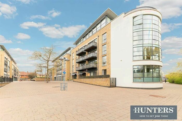 2 Bedroom Flat To Rent In Ferry Lane, Brentford, TW8