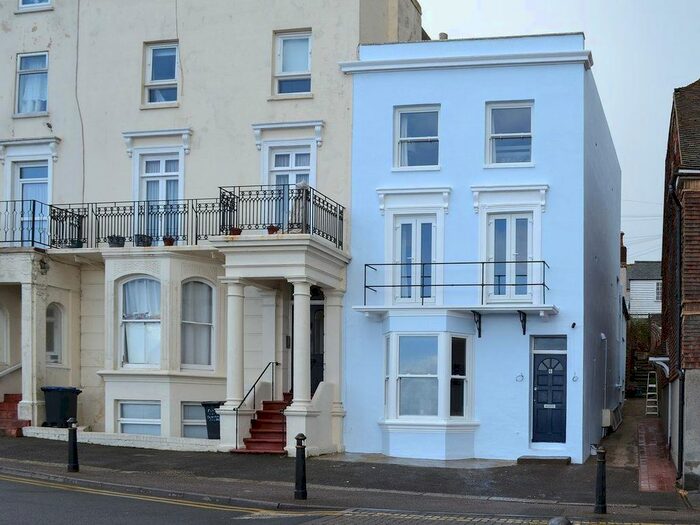 4 Bedroom End Of Terrace House To Rent In Central Parade, Herne Bay, CT6