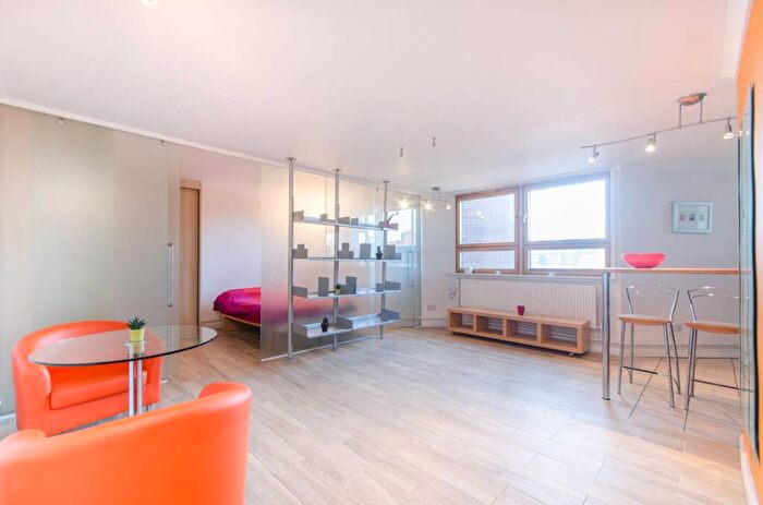 1 Bedroom Flat To Rent In Worlds End Estate, Chelsea, London, SW10