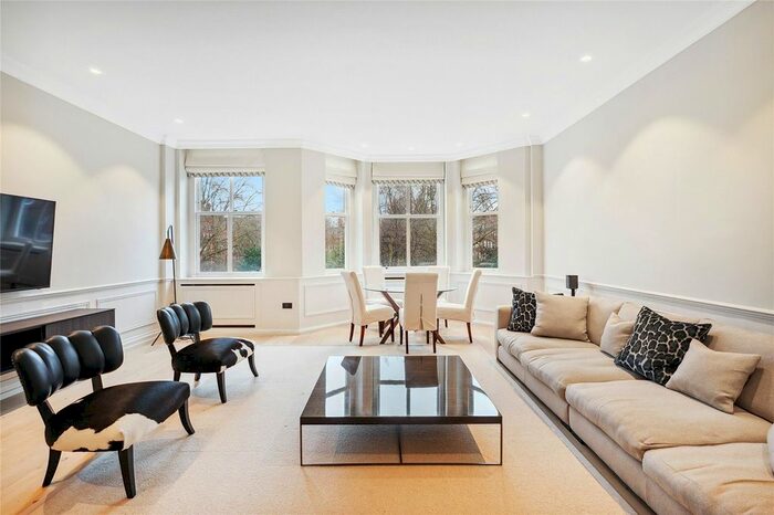 3 Bedroom Flat To Rent In Cadogan Square, London, SW1X