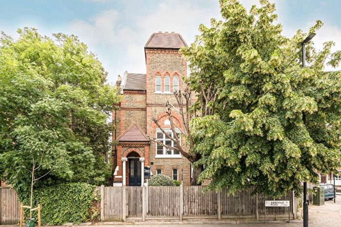 2 Bedroom Flat To Rent In Abbeville Road, Clapham, SW4