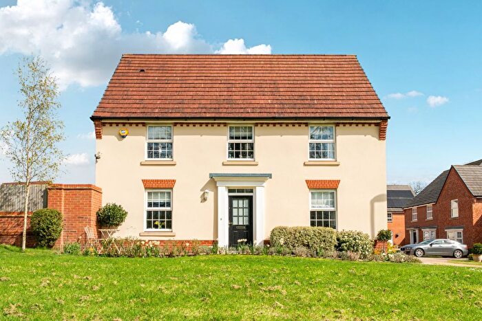 4 Bedroom Detached House For Sale In Scoreys Crescent, Ampfield, Romsey, Hampshire, SO51