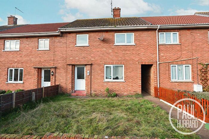 3 Bedroom Terraced House For Sale In Hawthorn Avenue, Lowestoft, NR33