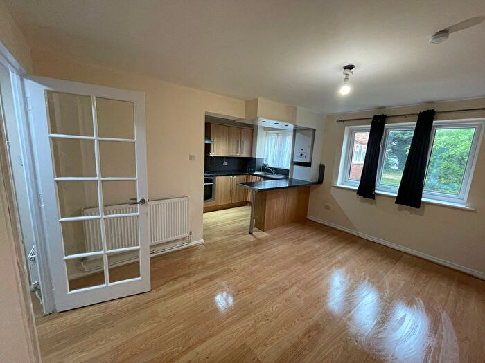 1 Bedroom Flat To Rent In Express Drive, Ilford, IG3
