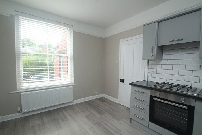 2 Bedroom Flat To Rent In Dragon Avenue, Harrogate, North Yorkshire, Uk, HG1