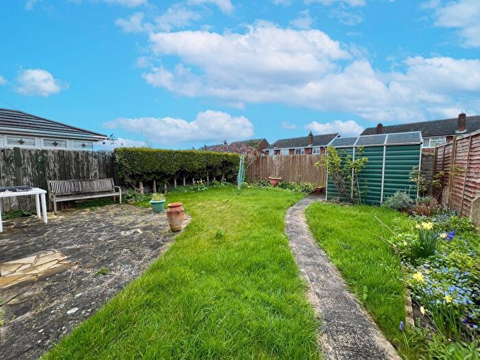 2 Bedroom Bungalow For Sale In Barleyfield Way, Houghton Regis, Dunstable, LU5