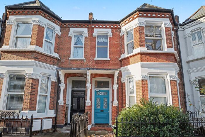 2 Bedroom Flat For Sale In Melody Road, London, SW18