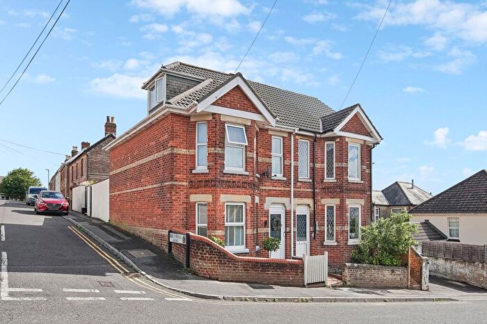 3 Bedroom Semi-Detached House For Sale In Cromwell Road, Poole, BH12