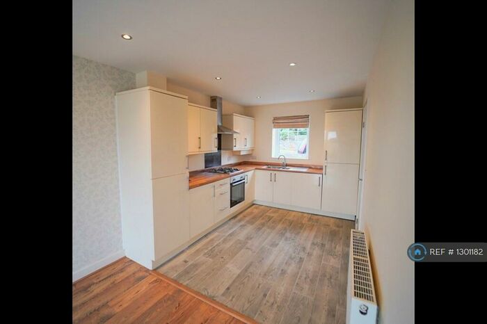3 Bedroom End Of Terrace House To Rent In The Dards, Cudworth, Barnsley, S72