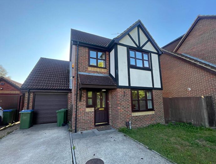 4 Bedroom House To Rent In Oak Tree Way, Horsham, RH13
