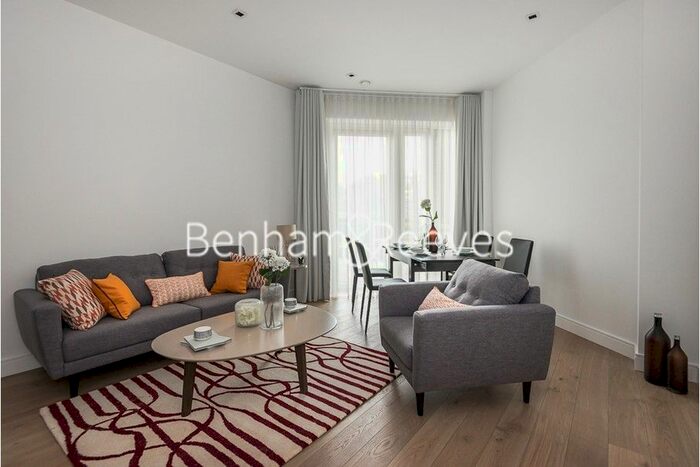 2 Bedroom Flat To Rent In Kew Bridge Road, Brentford, TW8