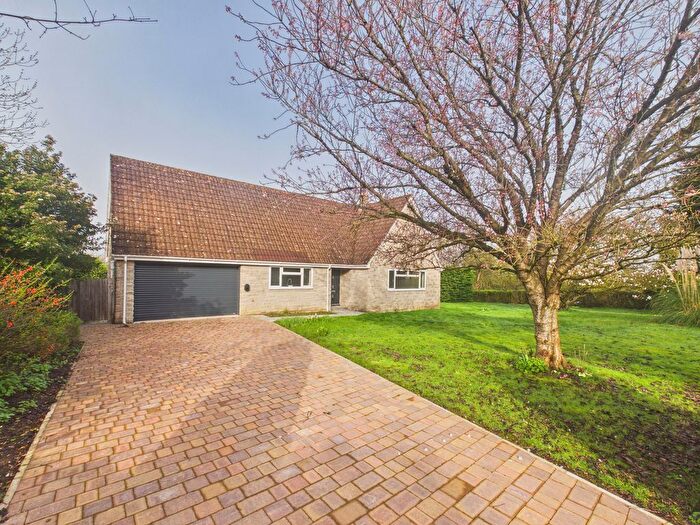 3 Bedroom Bungalow For Sale In Neville Park, Baltonsborough, BA6