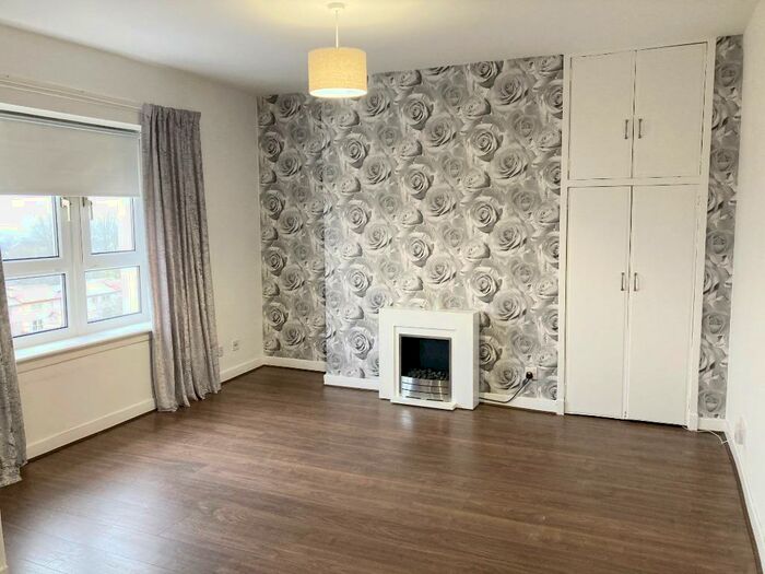 2 Bedroom Flat To Rent In Crowlin Crescent, Carntyne, Glasgow, G33