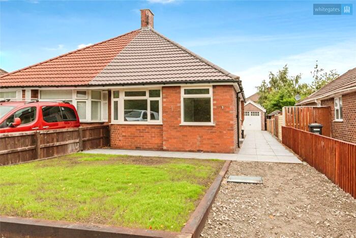 2 Bedroom Bungalow For Sale In Crewe Road, Crewe, Cheshire, CW1