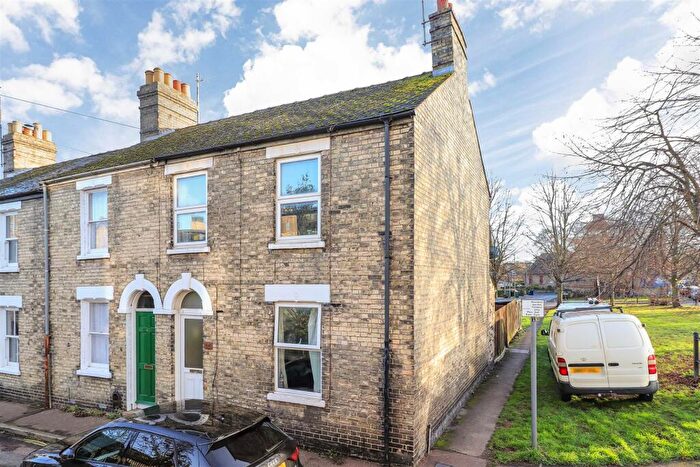 3 Bedroom End Of Terrace House For Sale In Young Street, Cambridge, CB1