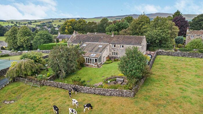 5 Bedroom Barn Conversion For Sale In Horseshoe Barn, Calton, Skipton. Yorkshire Dales, BD23