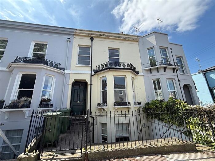 3 Bedroom House To Rent In Selkirk Street, Cheltenham, GL52