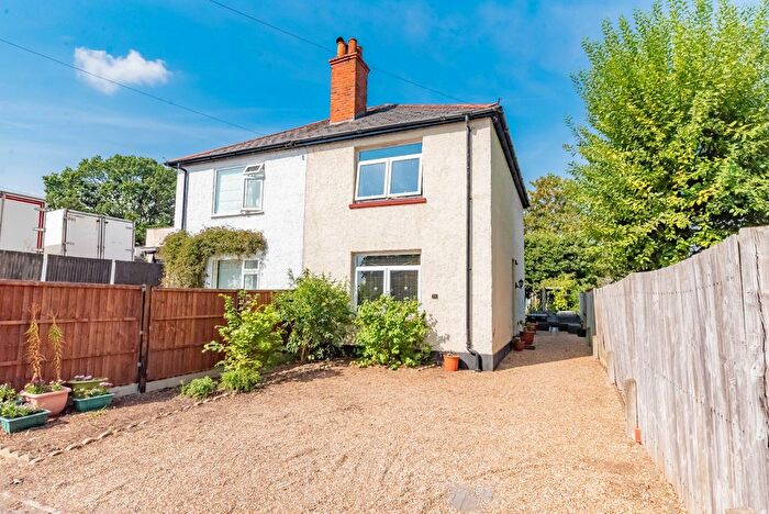 3 Bedroom Semi-detached House For Sale In Sherborne Road, Farnborough, Hampshire, GU14