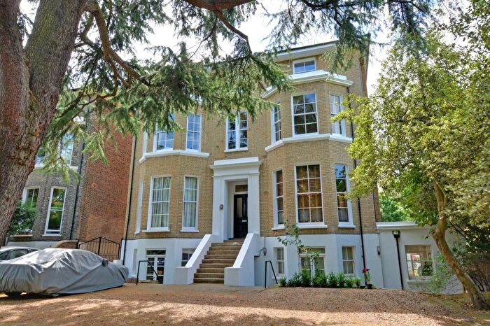 2 Bedroom Apartment To Rent In St Johns Park, Blackheath, London, SE3