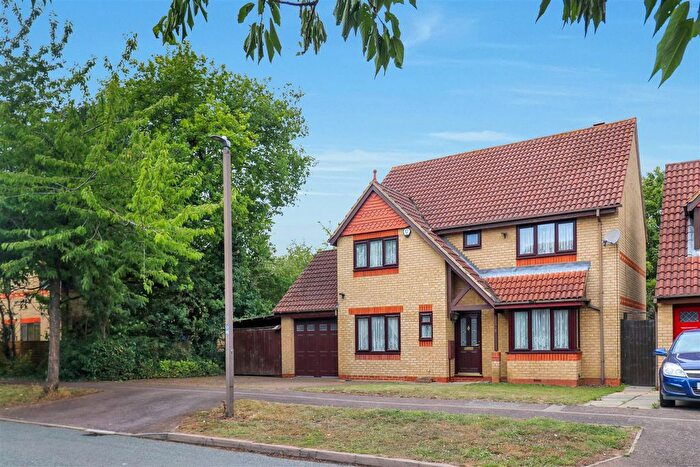 4 Bedroom Detached House For Sale In Studley Knapp, Walnut Tree, Milton Keynes, MK7