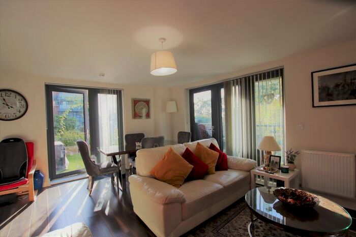 3 Bedroom Flat To Rent In Nobel Close, Edgware, NW9