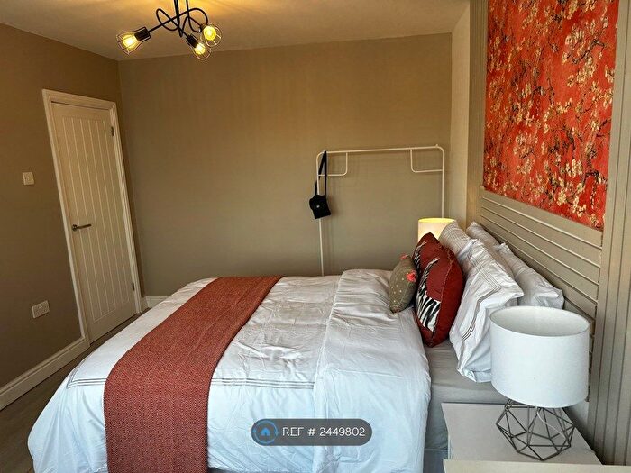 3 Bedroom Semi-Detached House To Rent In Rangoon Road, Solihull, B92