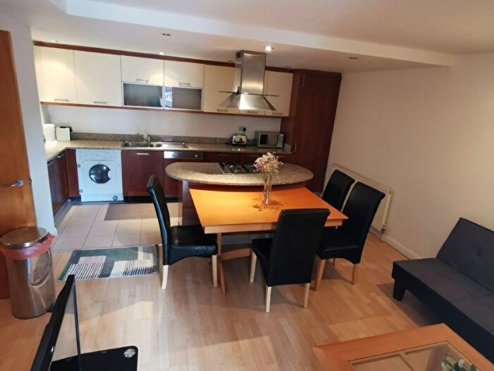 2 Bedroom Flat To Rent In Lanesborough Court, Fanshaw Street, N1