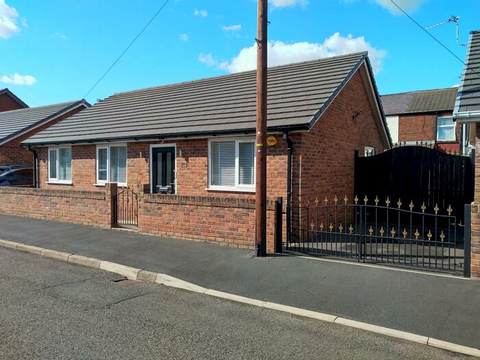 2 Bedroom Bungalow To Rent In Grosvenor Street, Denton, M34