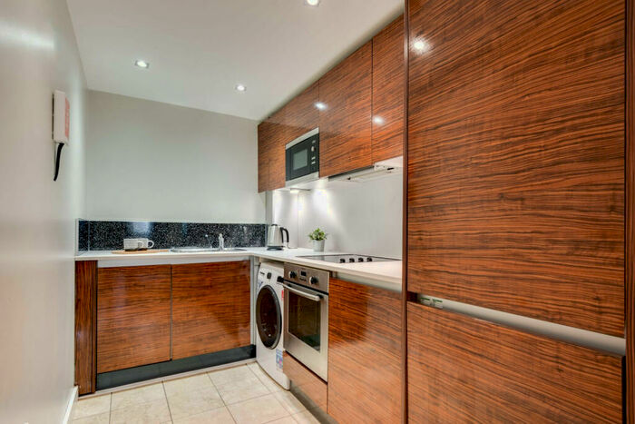 2 Bedroom Flat To Rent In Cross Granby Terrace, Leeds, LS6