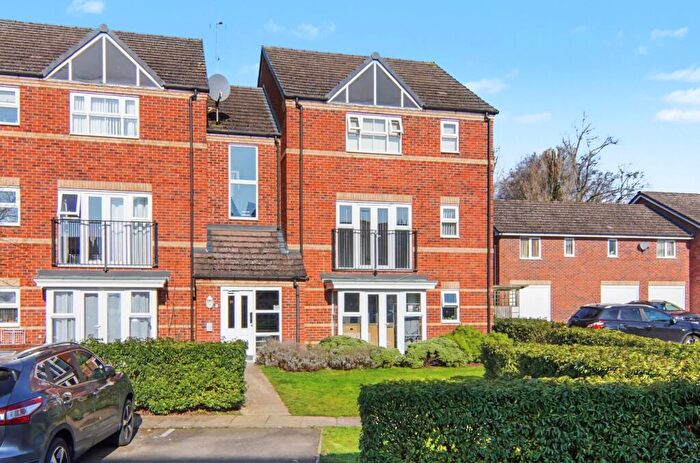 2 Bedroom Flat For Sale In Coopers Meadow, Keresley End, CV7