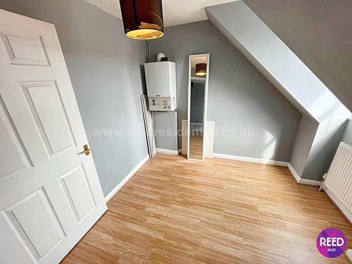 2 Bedroom Flat For Sale In Ness Road, Shoeburyness, SS3