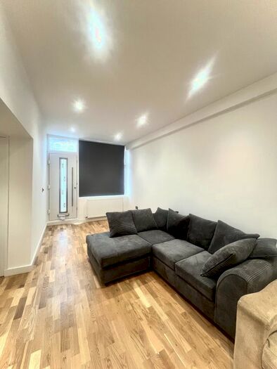 3 Bedroom Terraced House To Rent In Hanley Road, London, N4