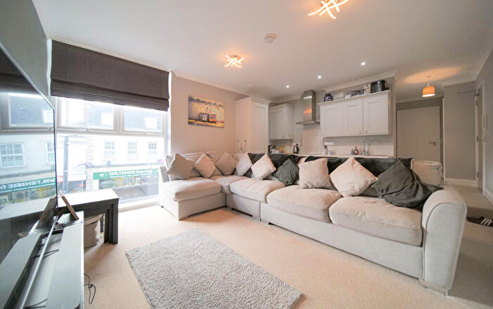 1 Bedroom Flat For Sale In Bank Street, Melksham, SN12