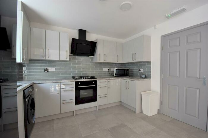 5 Bedroom End Of Terrace House To Rent In &#;. Pppw Ensuite Bedroom Student House Cadnam, Harborne, B17