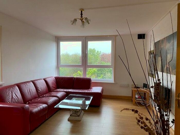 2 Bedroom Flat To Rent In Blackshaw House, Thorn Bank, Deane, BL3