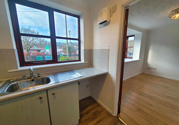 2 Bedroom Flat To Rent In Beaumont Road, Totton, SO40