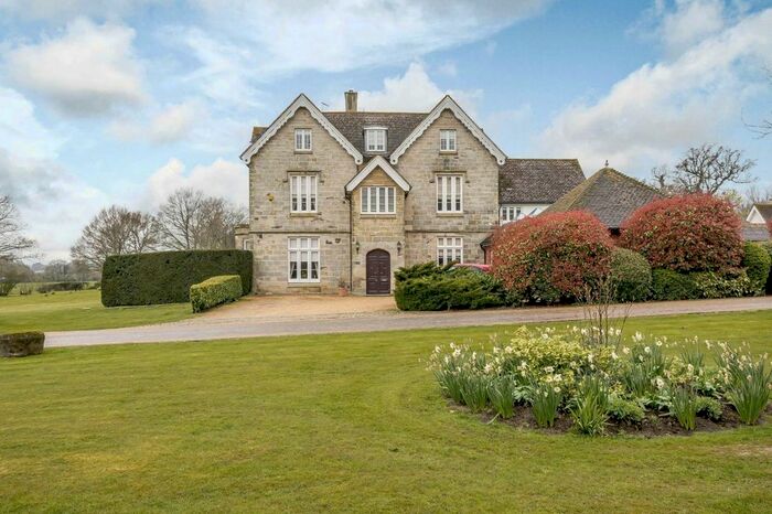 4 Bedroom Link Detached House For Sale In Shermanbury Grange, Brighton Road, Shermanbury, Horsham, RH13