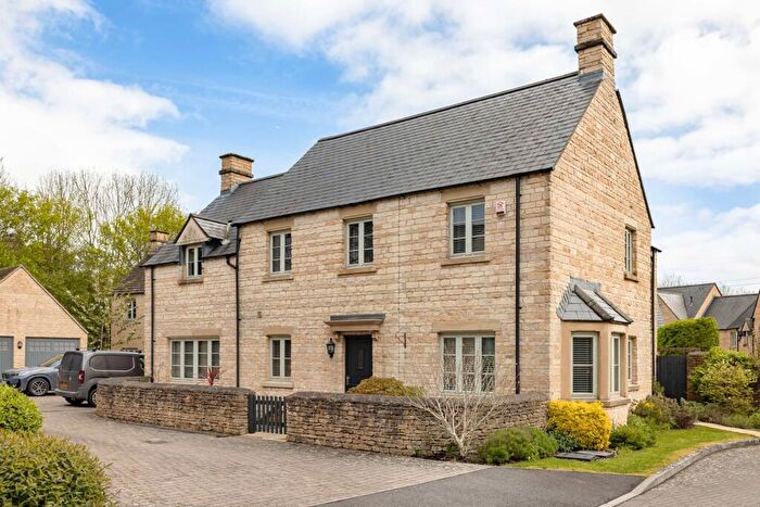 5 Bedroom Detached House For Sale In Beecham Close, Cirencester, Gloucestershire, GL7