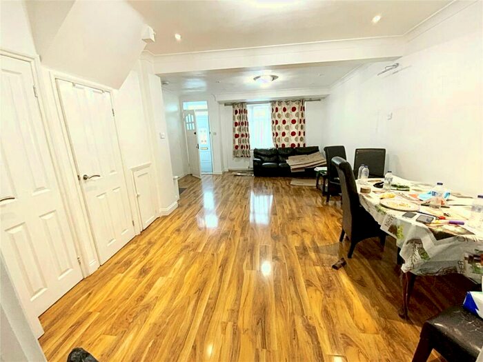 4 Bedroom Terraced House To Rent In Tiverton Road, Edmonton, London, N18