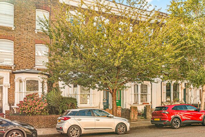 5 Bedroom Terraced House For Sale In Pyrland Road, London, N5