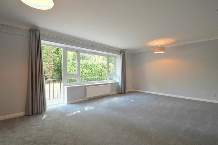 2 Bedroom Flat To Rent In Conifers, Weybridge, KT13