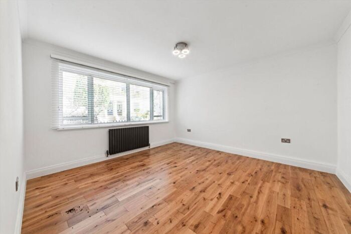 1 Bedroom Flat To Rent In Harecourt Road, London, N1