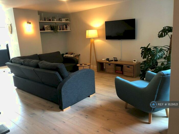 3 Bedroom Terraced House To Rent In Canbury Mews, London, SE26