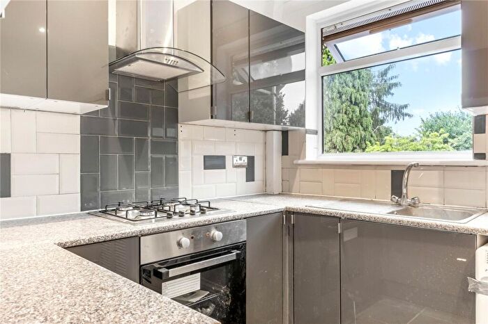 3 Bedroom Apartment To Rent In Haselbury Road, London, N9