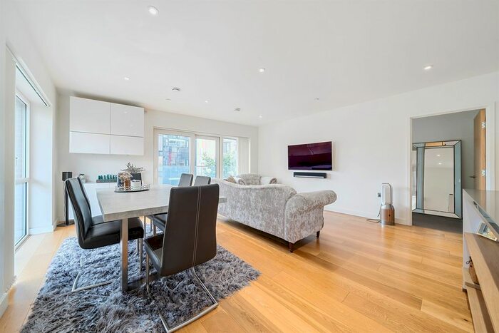 3 Bedroom Flat To Rent In John Harrison Way, London, SE10